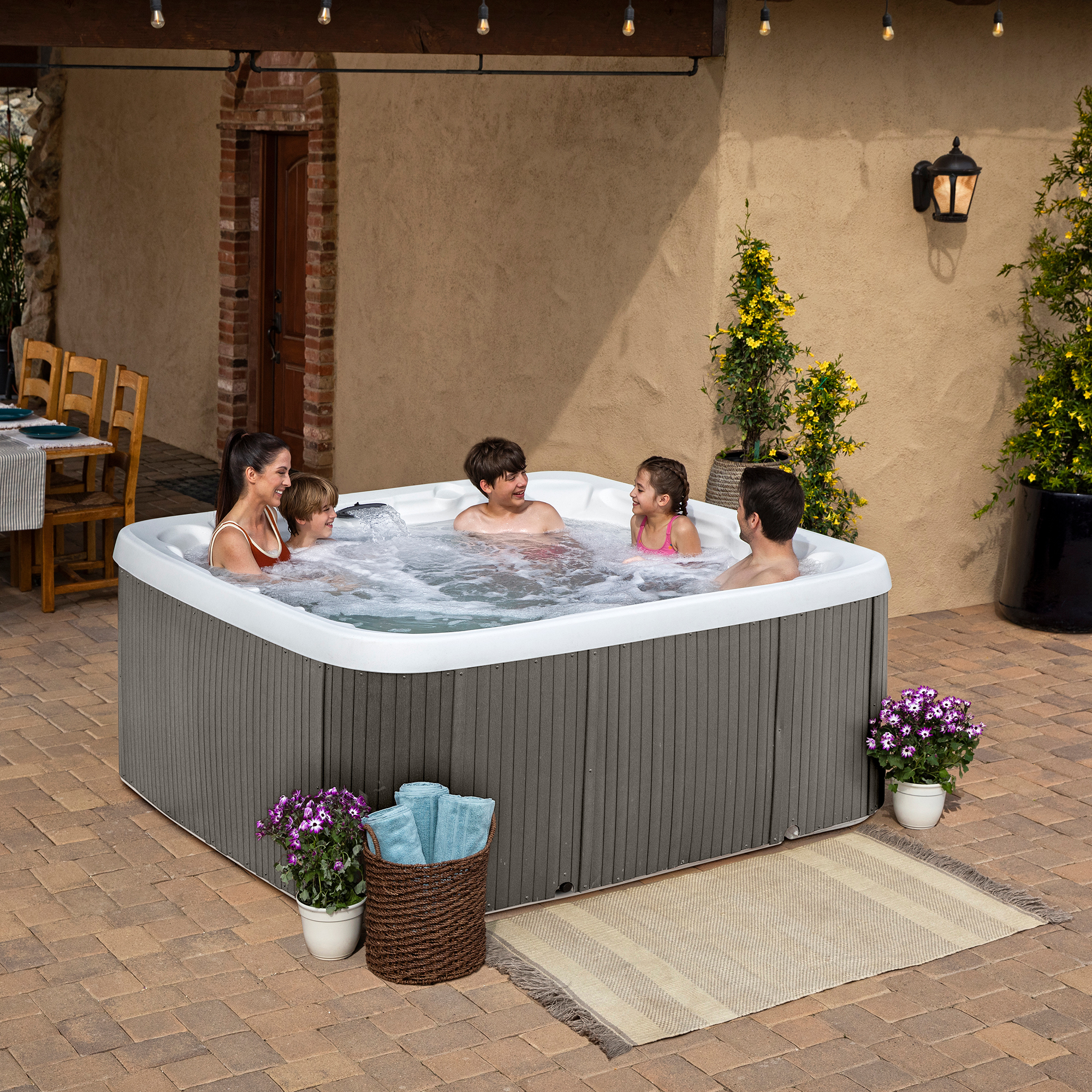 AHS-Lifesmart-2020-LS600DX-Arctic-White-Coastal_Gray-Lifestyle-High-Family-Pop-2000x2000